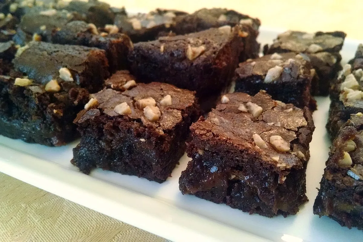 Easy salted caramel brownies with fudgy centers, caramel swirls and flaky sea salt